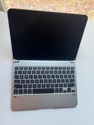 iPad Air M4 + Funda y Teclado Brydge (Inglés)