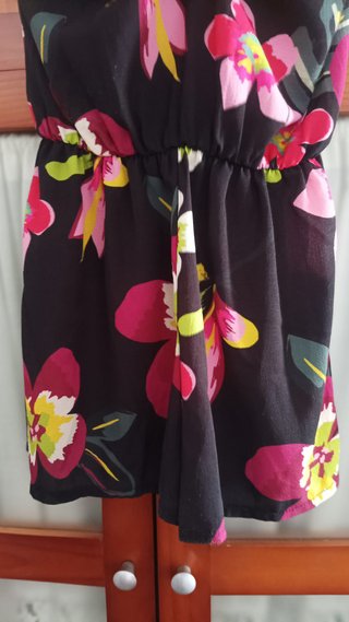 Mono corto floral negro