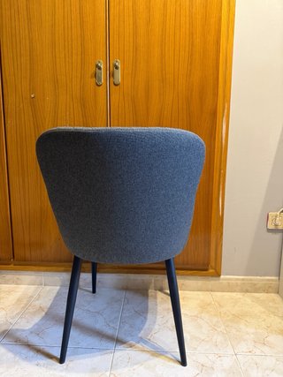 Silla de comedor gris acolchada JYSK