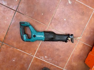 Sierra Recíproca Makita