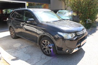 Mitsubishi OUTLANDER 2.0 PHEV Kaiteki Auto 4WD (2014)
