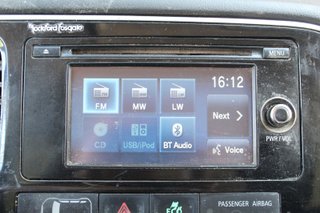 Mitsubishi OUTLANDER 2.0 PHEV Kaiteki Auto 4WD (2014)