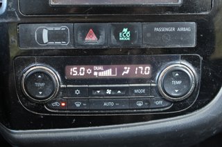 Mitsubishi OUTLANDER 2.0 PHEV Kaiteki Auto 4WD (2014)