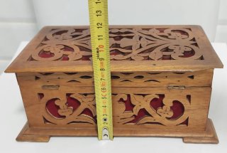 Antigua caja joyero madera calada