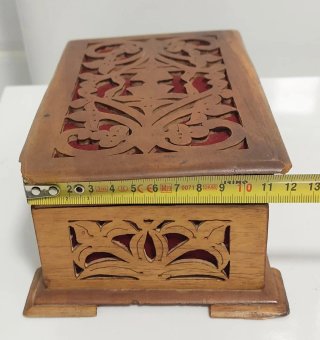 Antigua caja joyero madera calada