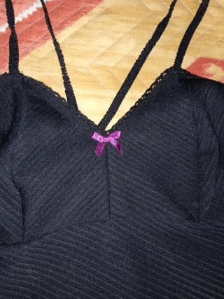 Camiseta negra tirantes con lazo
