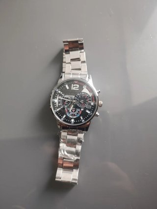 Reloj Cronógrafo Negro y Plateado