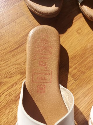 2 Sandalias de piel