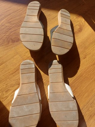 2 Sandalias de piel
