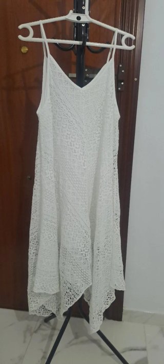 Vestido de verano blanco encaje