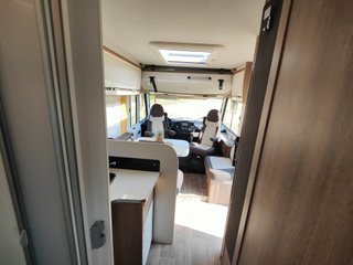 Autocaravana integral DETHLEFFS TREND cama isla