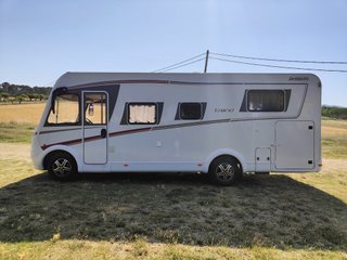 Autocaravana integral DETHLEFFS TREND cama isla