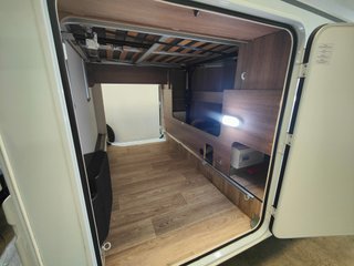Autocaravana integral DETHLEFFS TREND cama isla