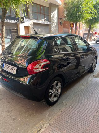 Peugeot 208 2014