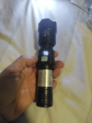 Linterna LED Zoom Ajustable