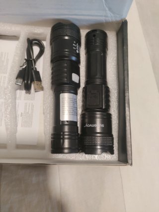 Linterna LED Zoom Ajustable
