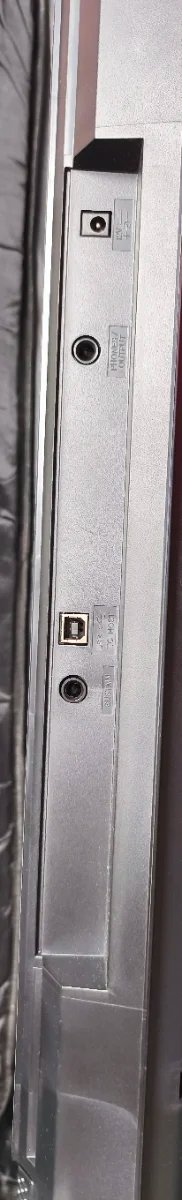 Teclado Yamaha YPT-240