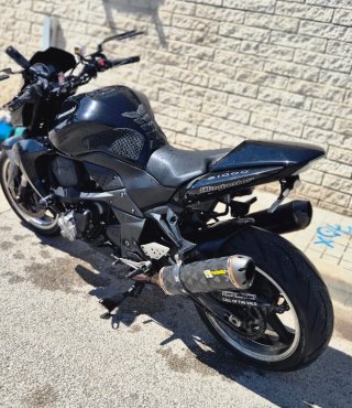 Kawasaki Z1000 Negra