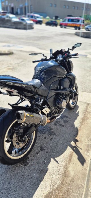 Kawasaki Z1000 Negra