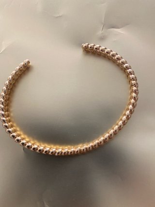 Pulsera dorada con diseño de cuentas no envio