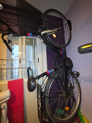 Bicicletas de paseo con cesta.