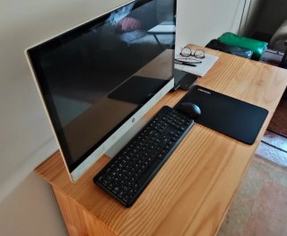 HP Ordenador Todo en Uno 24 i3 7100T 8GB RAM