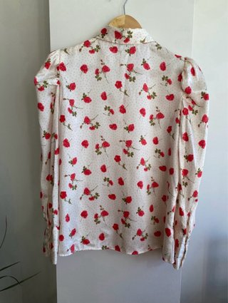 Blusa Zara flores rojas lunares crema Talla XS