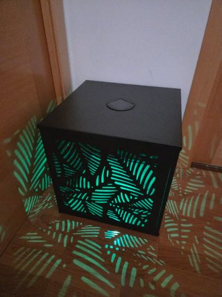 Lámpara Cubo Solar LED Multicolor negro