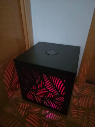 Lámpara Cubo Solar LED Multicolor negro