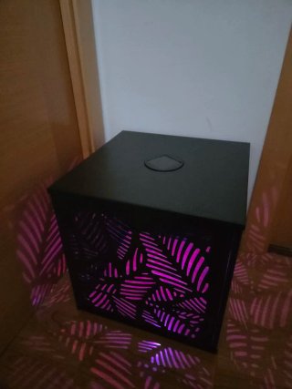 Lámpara Cubo Solar LED Multicolor negro