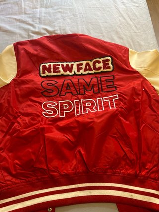 Beisbolera Zara Roja y Beige