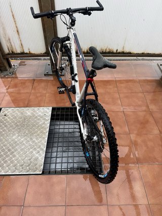 Bicicleta de montaña Rockrider blanca
