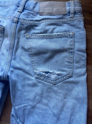 Pantalón Vaquero Bershka Roto Talla 36