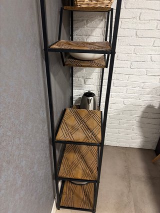 Estantería Metálica y Madera