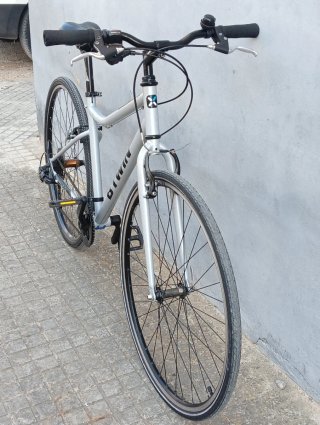 Bicicleta trekking B-twin Riverside 120