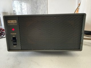 Fuente de Alimentación Yaesu FP-12