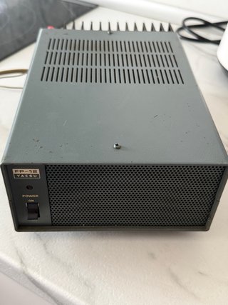 Fuente de Alimentación Yaesu FP-12