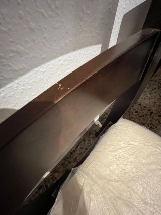 Mesa y 4 sillas comedor madera oscura