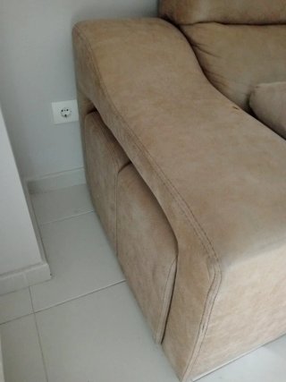 Sofá seccional beige tela
