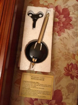 Reloj de Pared Polarís Madera y Cristal.