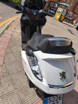 Peugeot Satelis 125 RS Blanca