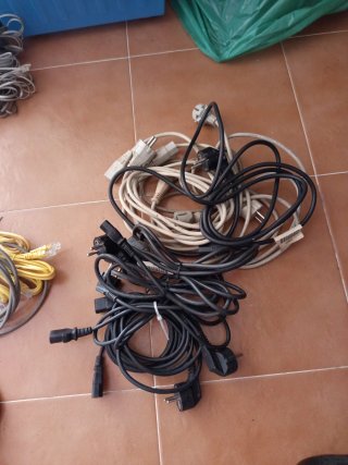 Vari cavi a spirale