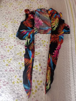 Conjunto corto estampado tropical