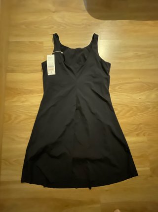 Vestido negro sin mangas