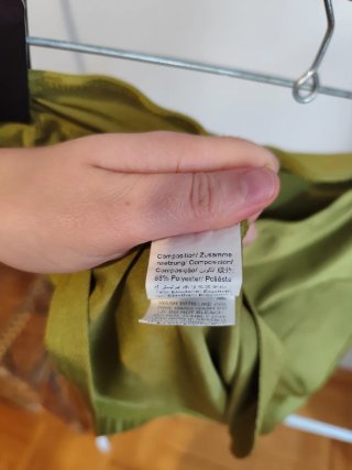 Top palabra de honor satinado verde