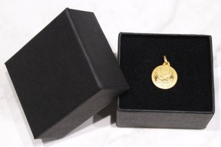 MEDALLA BEBÉ-CUNA-RELOJ, ORO 18K/1.8g