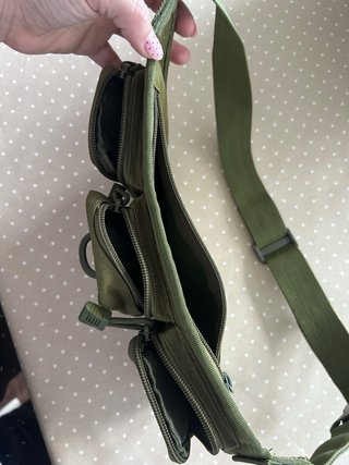 Riñonera multiusos verde militar