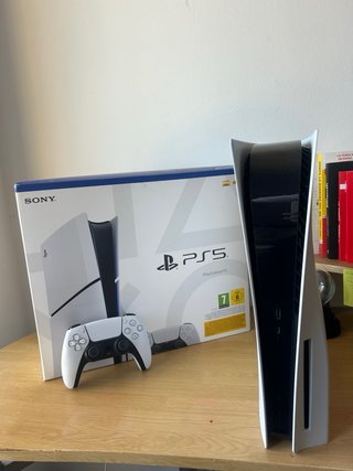 PlayStation 5 (PS5) + Mando