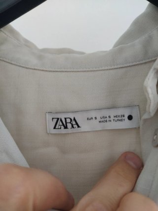 Camisa Zara bege