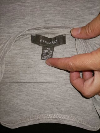 Camiseta gris corazón Primark Talla XS
